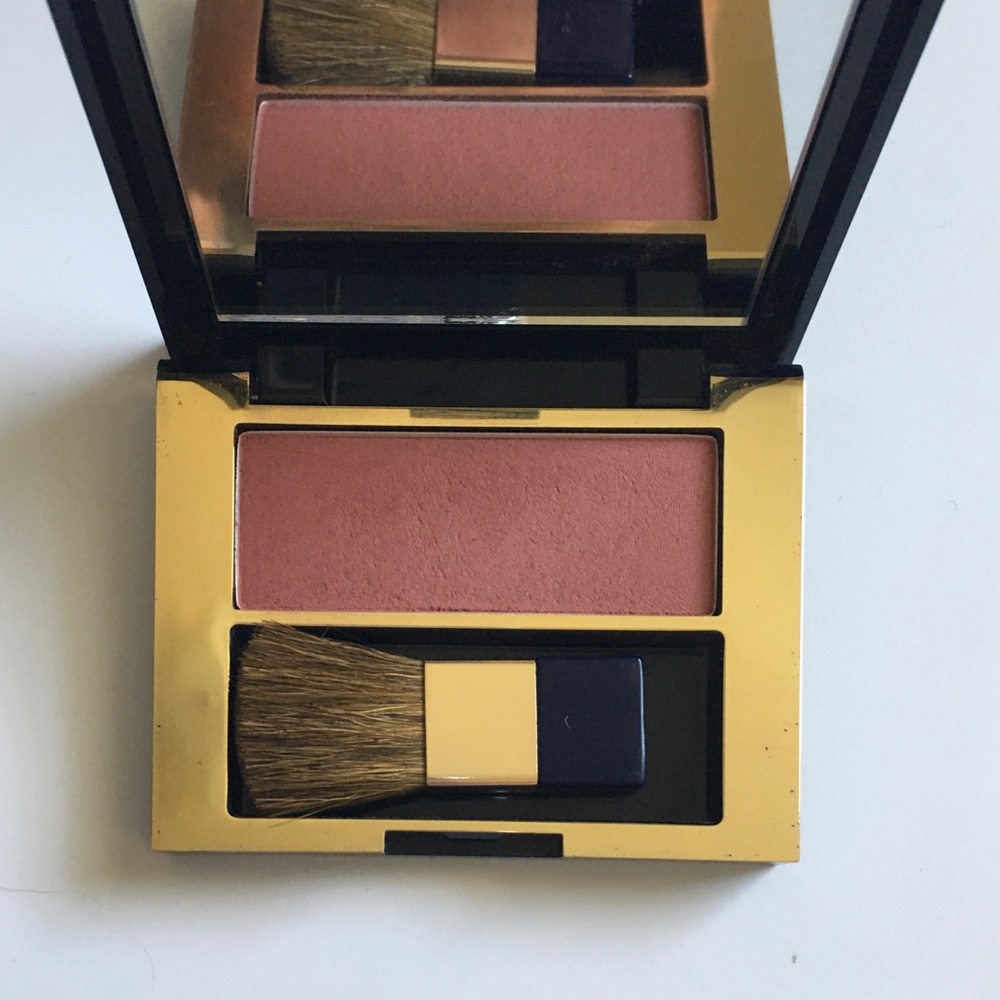 Premium Makeup Bundle - Picture 3 of 7